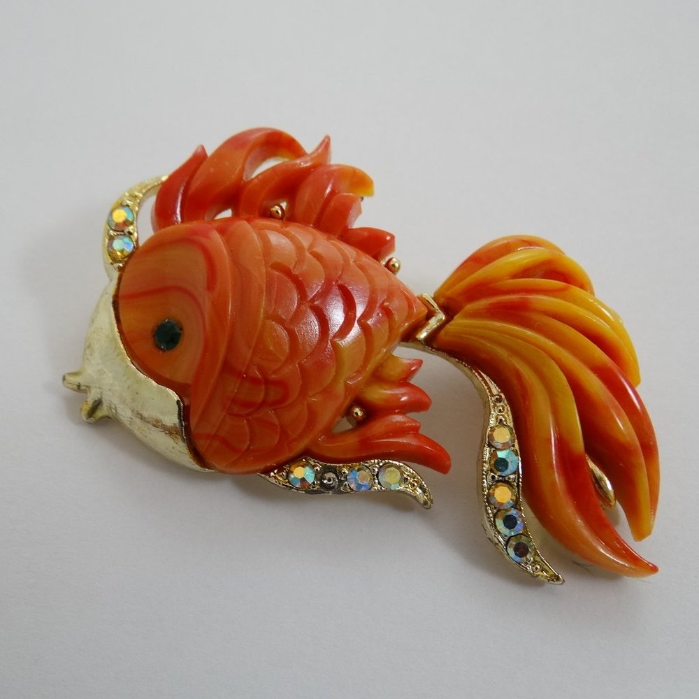 Vintage Lucite Coral Rhinestone Goldfish Brooch Pin Unmarked MISSING STONE